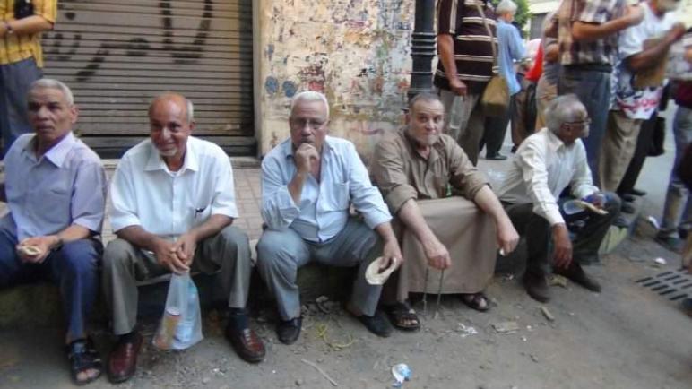 تسليم هويات المصريين مستحقي المعاشات التقاعدية بالعراق